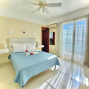 Shakey Aparthotel Santo Domingo